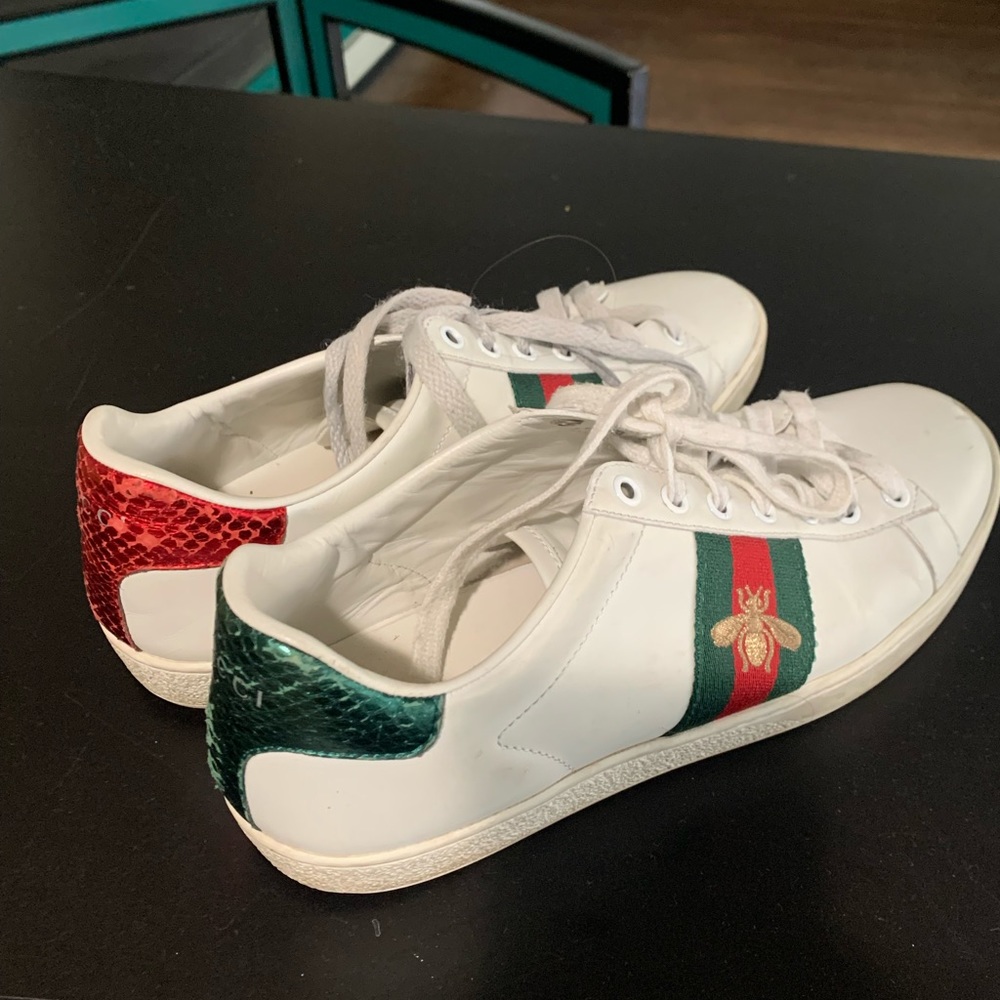 Women’s Gucci Ace Bee Sneakers Embriodered
